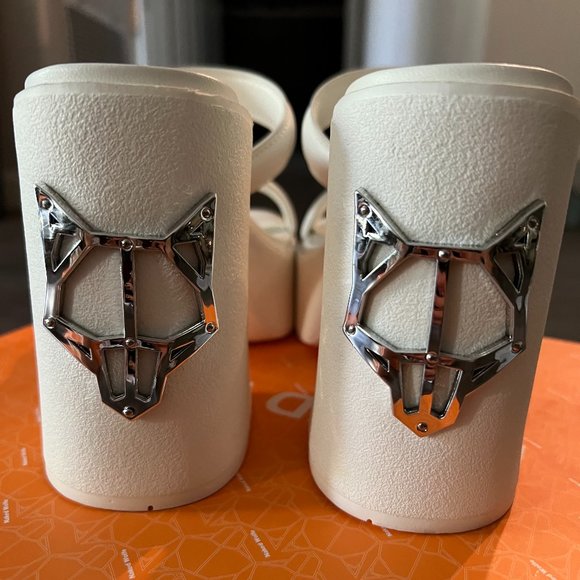 Naked Wolfe Cream Platform Sandals w/Box - Picture 2 of 9